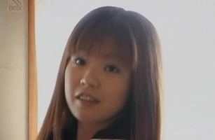 Swingeing Minami Hayakawa is playing with her vibrator